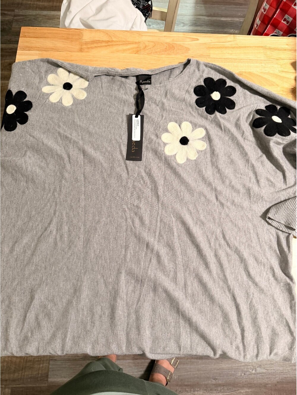 Aaeda Women's Gray Sweater with Black and White Flower Accents, Size 2X